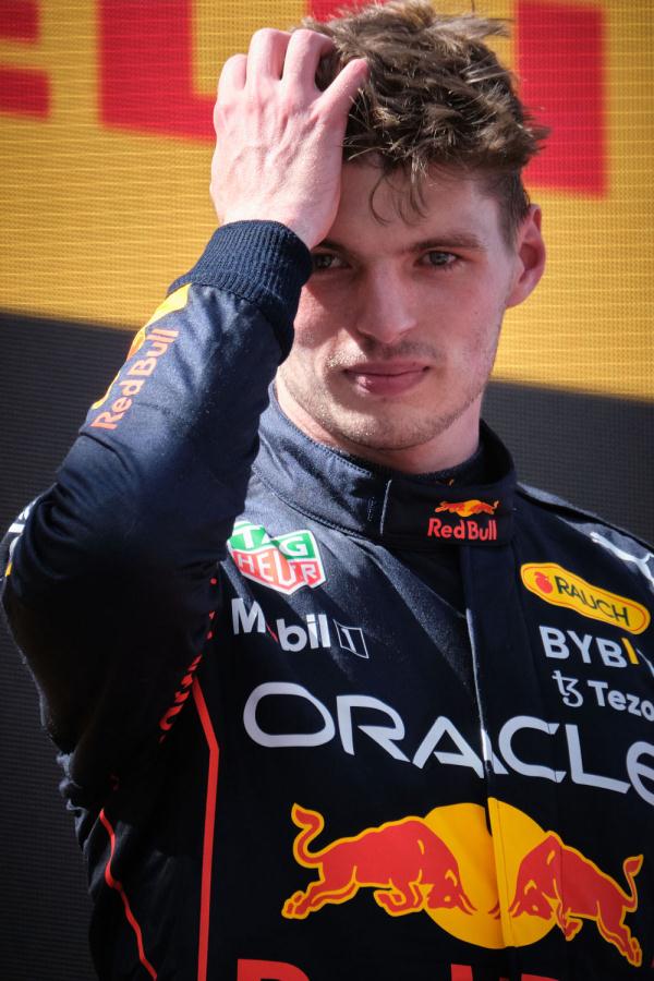 阿斯顿马丁绝杀梅赛德斯，周冠宇刷新纪录