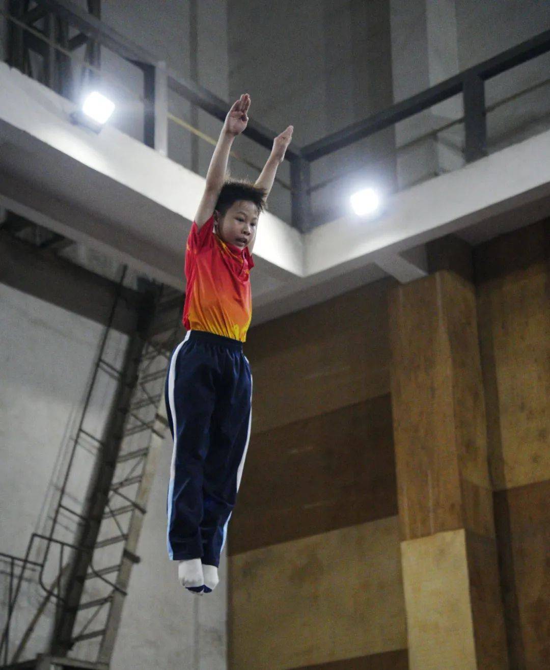 队员斗志昂扬,备战战况紧张激烈 队员斗志昂扬,备战战况紧张激烈