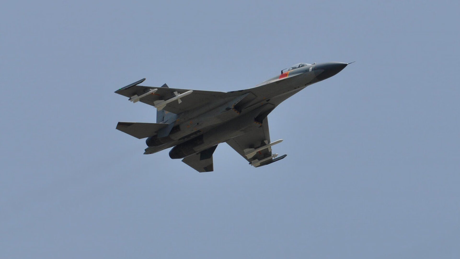 两种足球的暗战，老将底蕴与新生意志的隔空对话