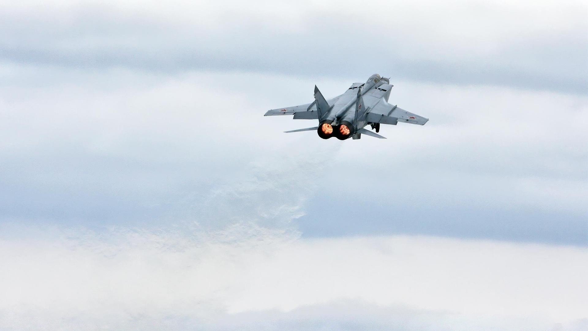 镌刻流星,当凯恩的统治级数据照亮美加墨之夜