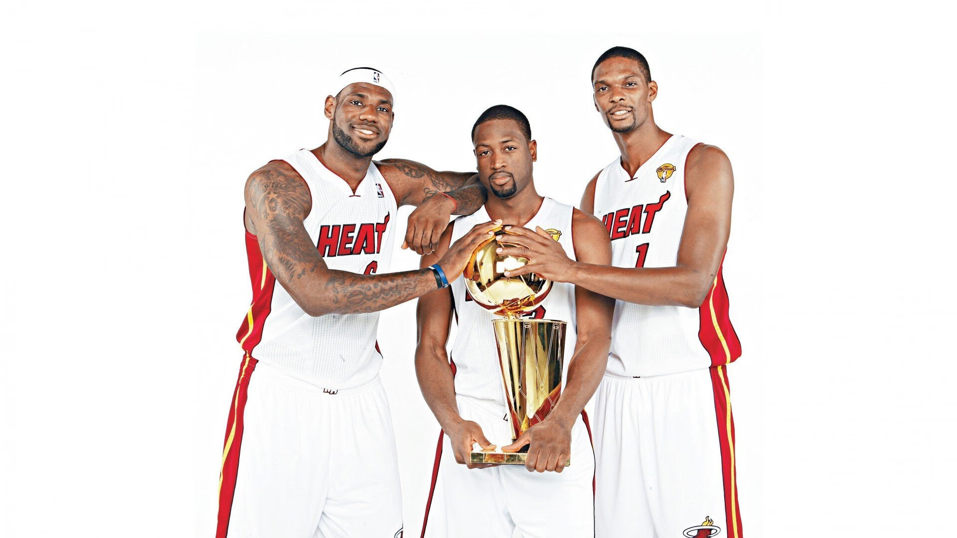 爱游戏体育-神话的黄昏与本泽马的王座，那些被粉碎的昨天